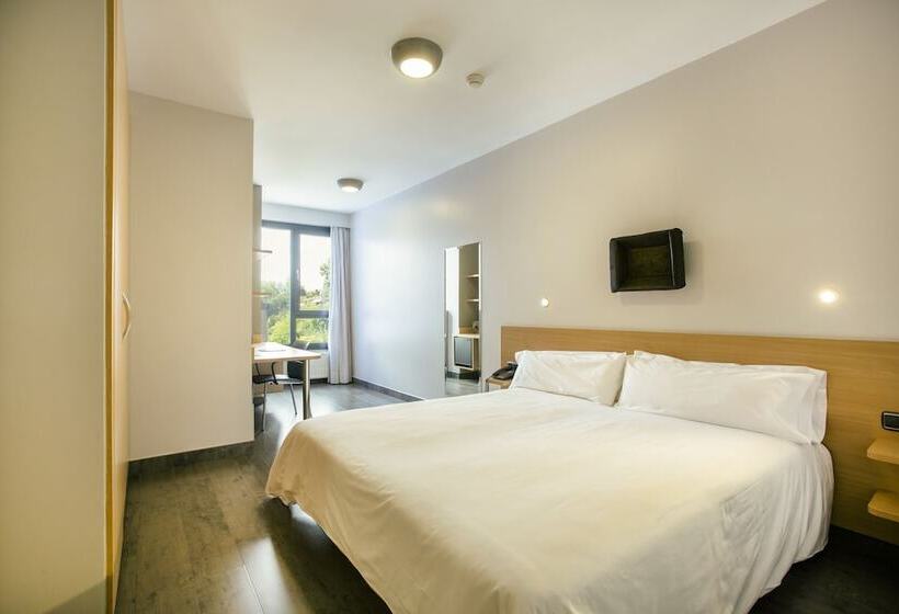 غرفة سوبيريور, Olarain