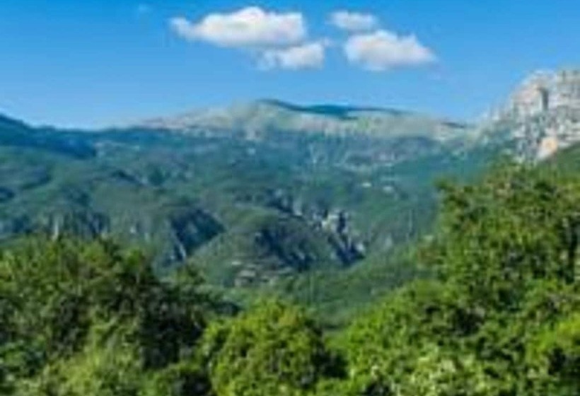 سوییت اجرایی, Aristi Mountain Resort