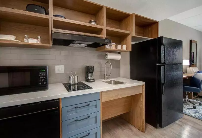 スタンダードスタジオ, Candlewood Suites Columbia Fort Jackson, An Ihg