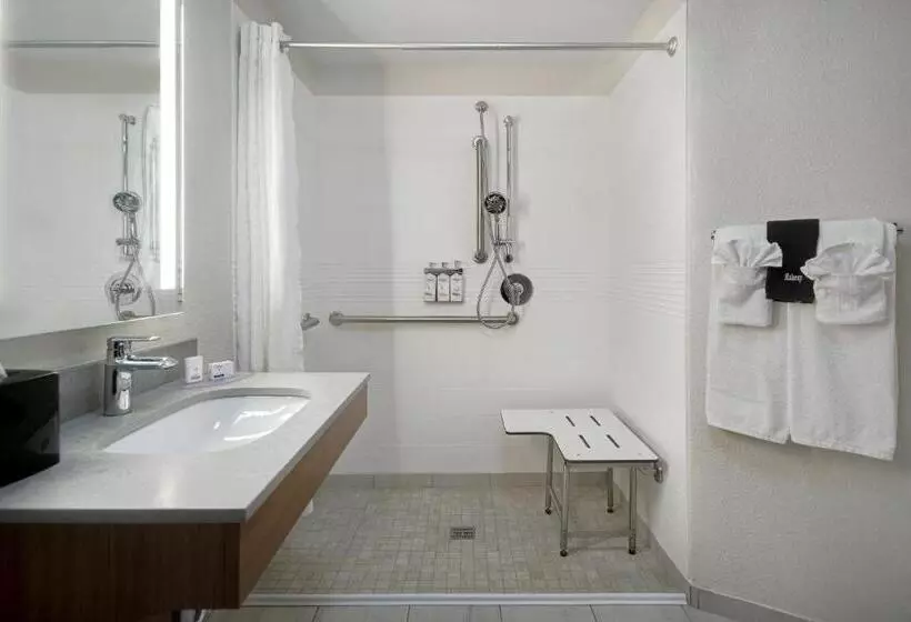 スタンダードスタジオ, Candlewood Suites Columbia Fort Jackson, An Ihg