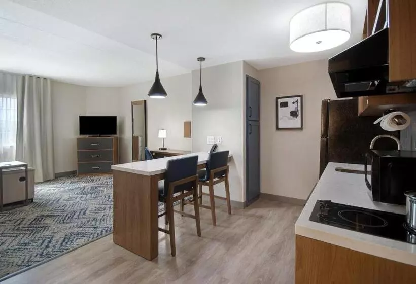 身障者適用スタンダードルーム, Candlewood Suites Columbia Fort Jackson, An Ihg