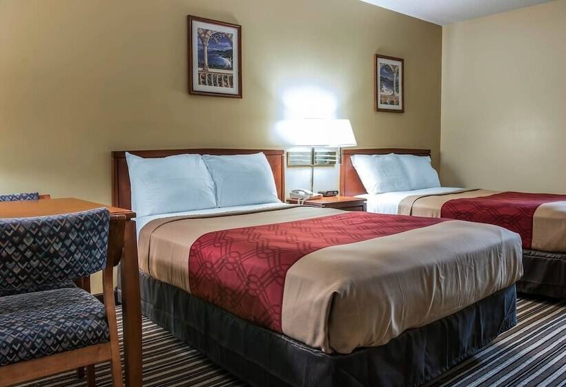 Номер Стандарт 2 Двуспальные Кровати, Econo Lodge