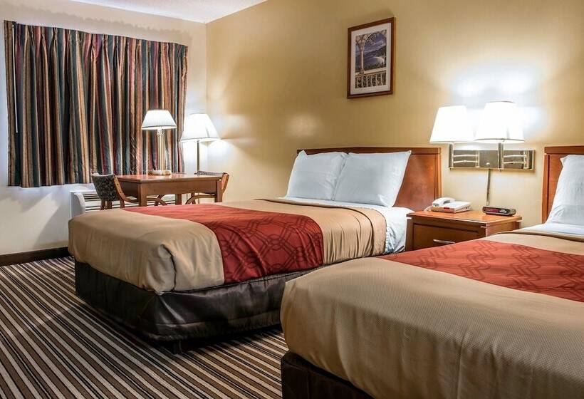 带2个双人床的标准工作室, Econo Lodge