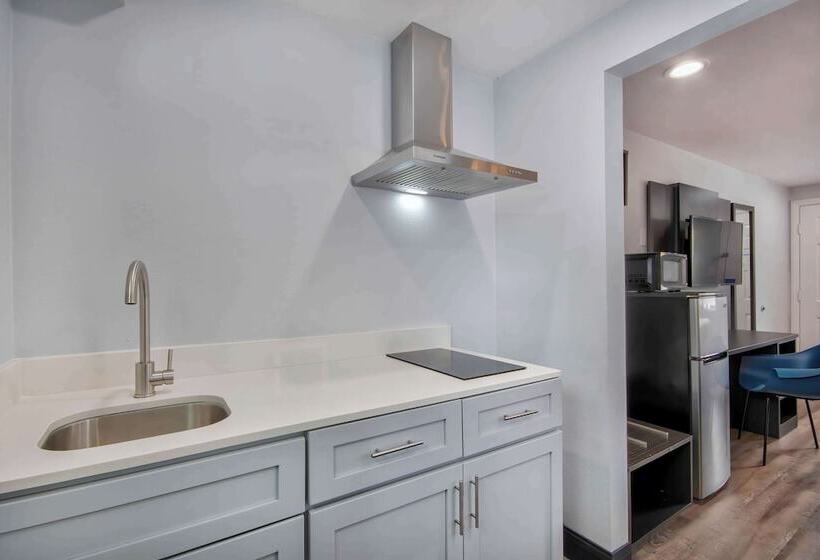 غرفه قياسيه سريرين مزدوجين, Studio 6 Eureka Ca Old Town