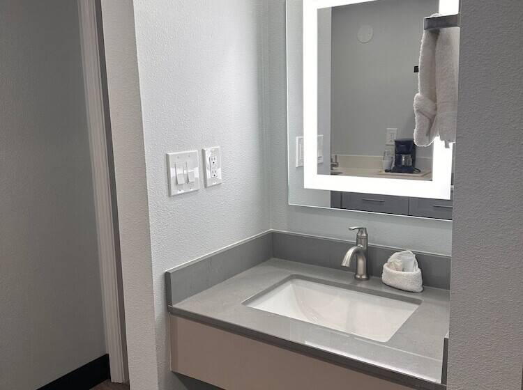 غرفه قياسيه سريرين مزدوجين, Studio 6 Eureka Ca Old Town