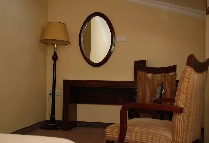 اتاق استاندارد یک نفره, Garni Hotel Planeta Inn