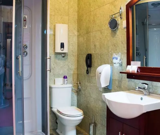 اتاق استاندارد سه نفره, Garni Hotel Planeta Inn
