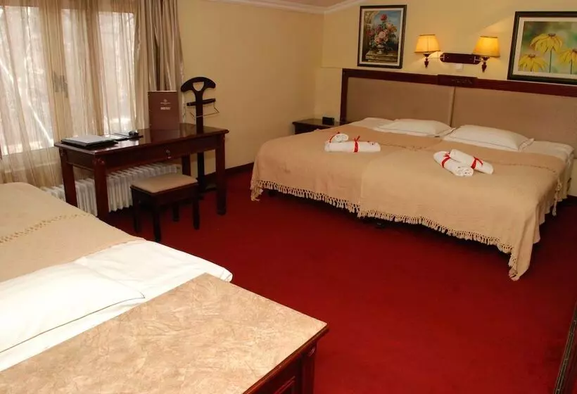 اتاق استاندارد سه نفره, Garni Hotel Planeta Inn