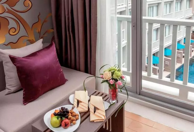 キングサイズベッドのスーペリアルーム, Grand Mercure Phuket Patong