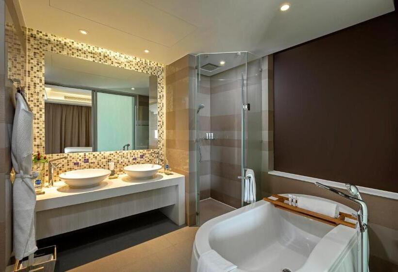 Люкс Superior, Grand Mercure Phuket Patong