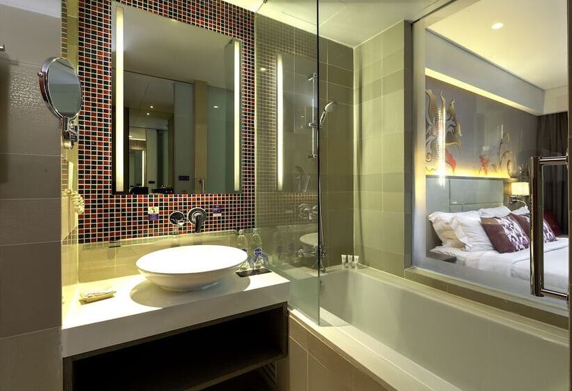 디럭스 룸, Grand Mercure Phuket Patong