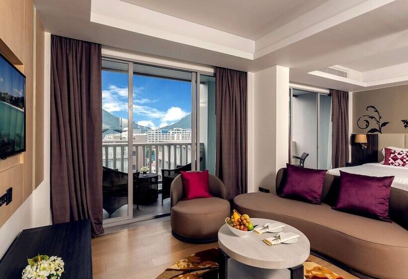 Люкс Superior, Grand Mercure Phuket Patong