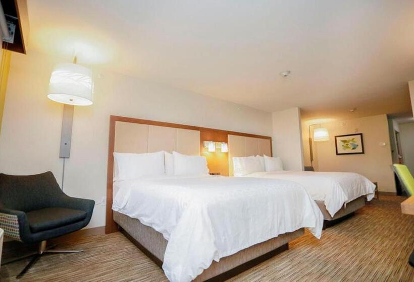 适合残疾人使用的标准间, Holiday Inn Express Hotel & Suites Carlsbad, An Ihg