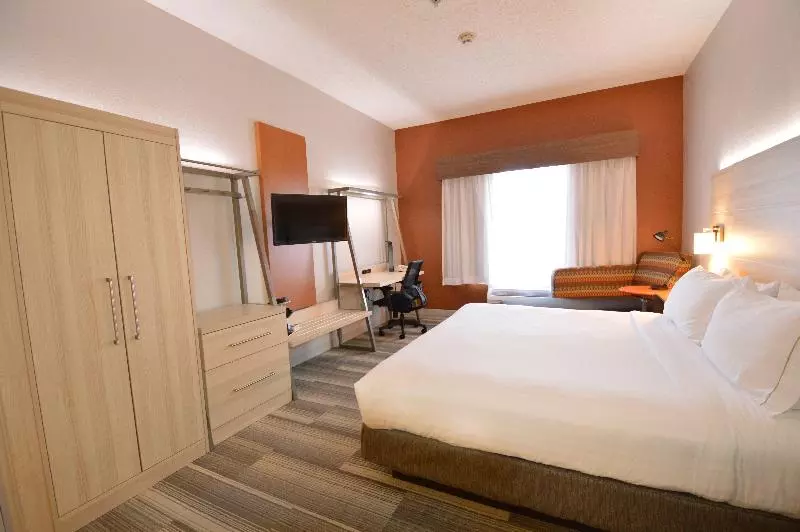 身障者適用スイートルーム, Holiday Inn Express Toledo Oregon, An Ihg