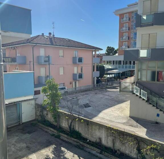 חדר אקונומי לארבעה, Ideal Soleti Hotels