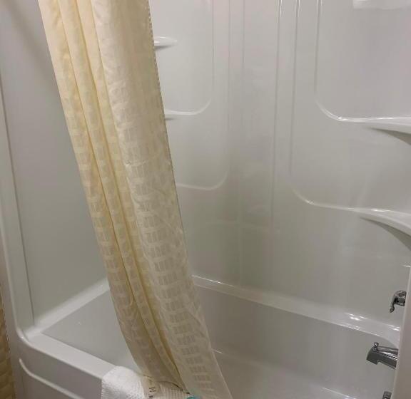 Люкс Кровать Кинг, Mainstay Suites St. Robert  Fort Leonard Wood