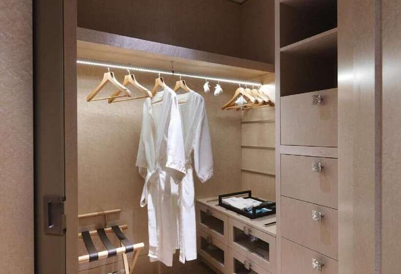Deluxe Room, Raffles Istanbul