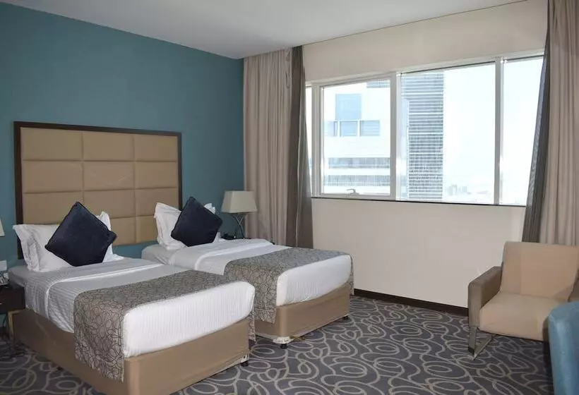 シティビューのデラックスルーム, Ramada By Wyndham Abu Dhabi Corniche