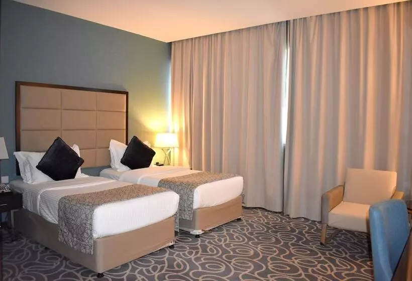 シティビューのデラックスルーム, Ramada By Wyndham Abu Dhabi Corniche