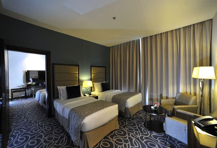 Номер Deluxe Вид на Море, Ramada Abu Dhabi Corniche