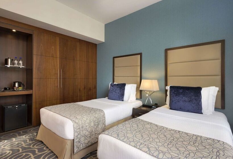 Номер Deluxe Вид на Море, Ramada Abu Dhabi Corniche