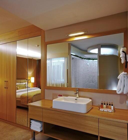 Suite, Ramada By Wyndham Podgorica