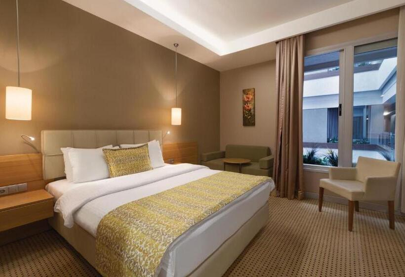 Habitació Estàndard Llit Queen, Ramada By Wyndham Podgorica