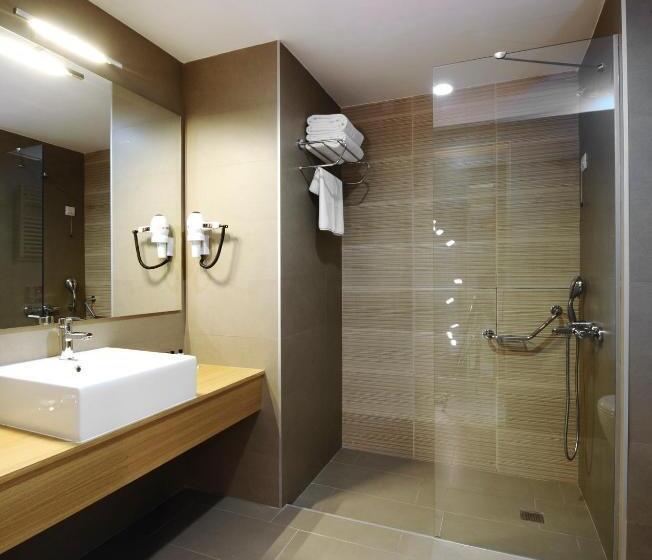 Habitació Estàndard Llit King, Ramada By Wyndham Podgorica