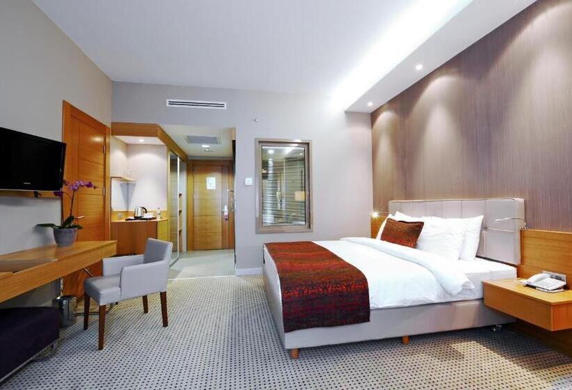 اتاق استاندارد با تخت بزرگ, Ramada By Wyndham Podgorica