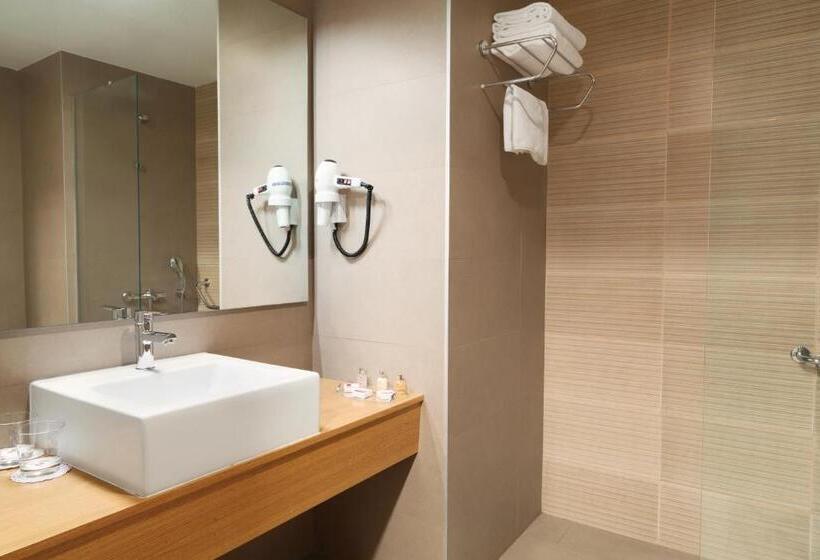 اتاق استاندارد با تخت بزرگ, Ramada By Wyndham Podgorica