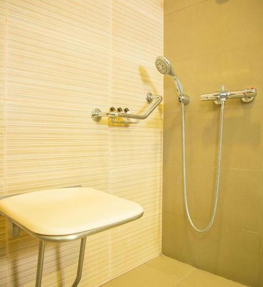 Habitació Estàndard Adaptada per a Discapacitats, Ramada By Wyndham Podgorica