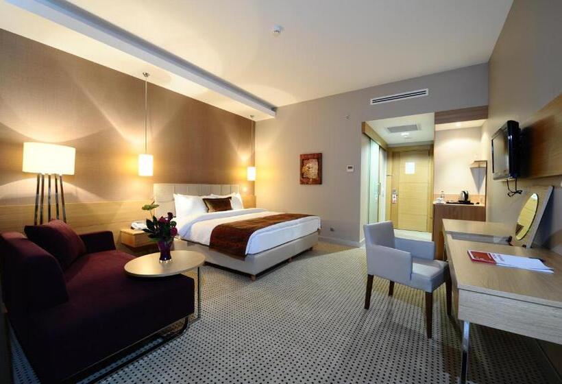 Habitació Executiva Llit King, Ramada By Wyndham Podgorica