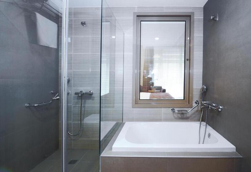 Habitació Executiva Llit King, Ramada By Wyndham Podgorica