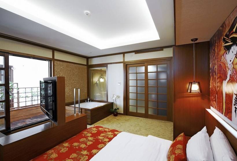 Suite, Ramada By Wyndham Podgorica