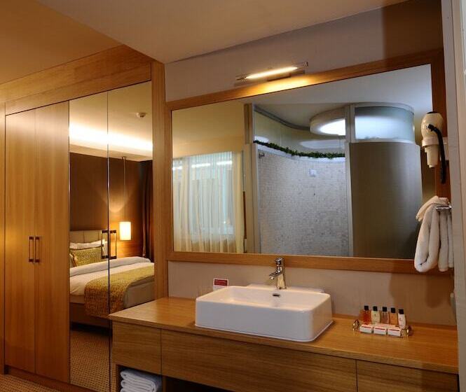 Suite, Ramada By Wyndham Podgorica