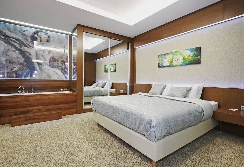 سوییت, Ramada By Wyndham Podgorica