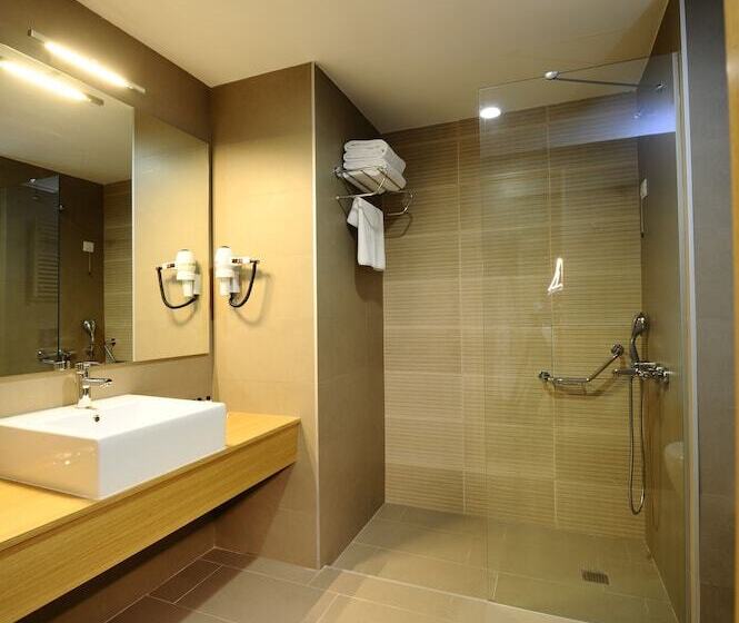 اتاق استاندارد, Ramada By Wyndham Podgorica