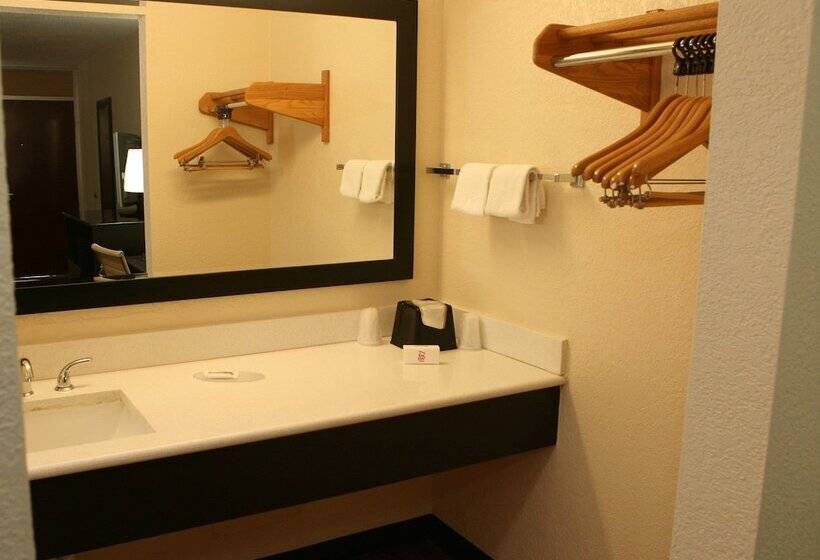 חדר דלוקס, Red Roof Inn & Suites Cave City