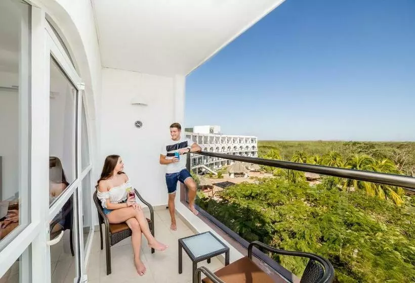プールビュースタンダードルーム, Uxmal Resort Maya