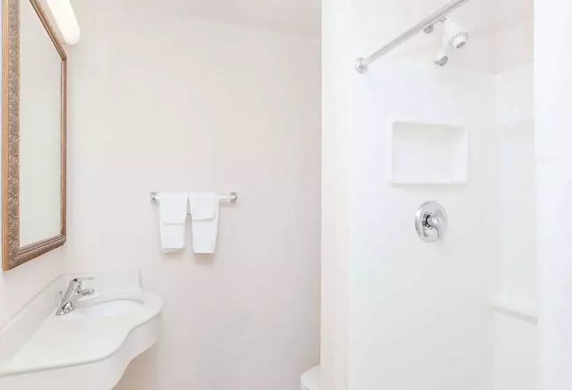 Standard-huone 2 Parivuodetta, Days Inn By Wyndham Albany Suny