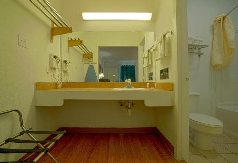 Номер Стандарт, Knights Inn Kingsville