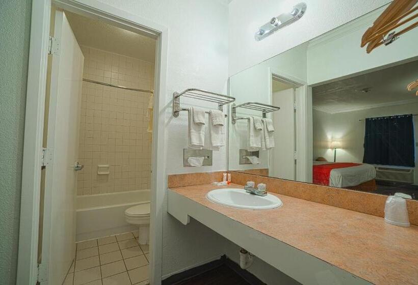 Номер Стандарт Кровать Кинг Адаптированный для Инвалидов, Knights Inn Kingsville