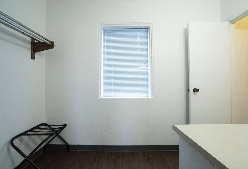 Номер Премиум, Knights Inn Kingsville