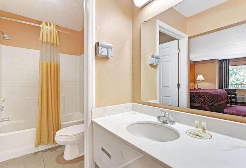 Номер Deluxe, Sunset Inn Daytona Beach