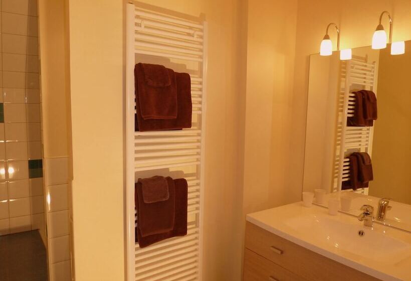 스위트, Domaine De La Tour