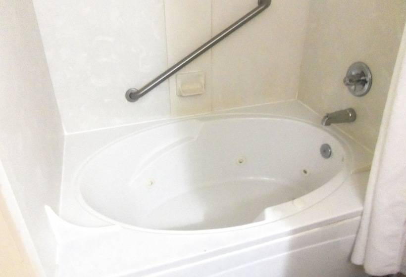 جناح, Holiday Inn Express Hotel & Suites Sanford, An Ihg