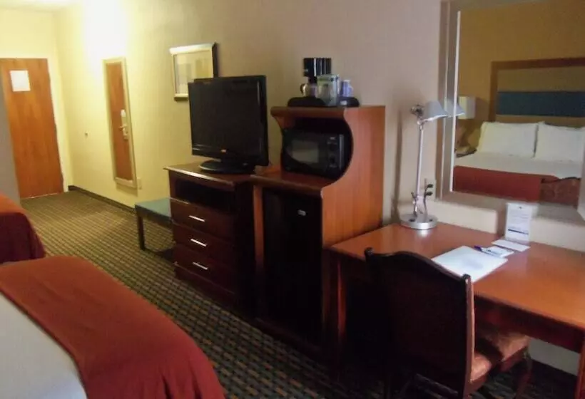 スイート, Holiday Inn Express Hotel & Suites Sanford, An Ihg
