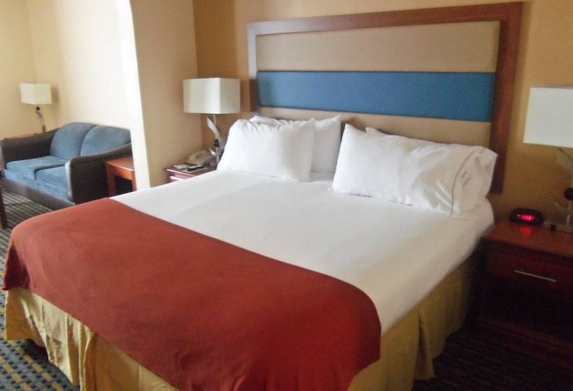 جناح, Holiday Inn Express Hotel & Suites Sanford, An Ihg