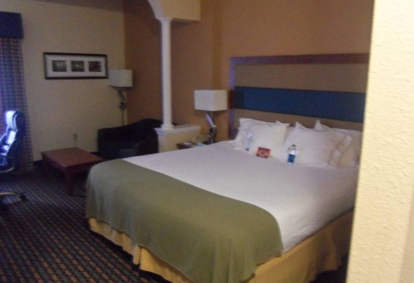 جناح, Holiday Inn Express Hotel & Suites Sanford, An Ihg