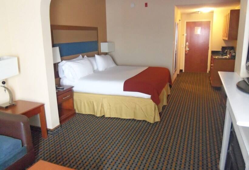 جناح, Holiday Inn Express Hotel & Suites Sanford, An Ihg